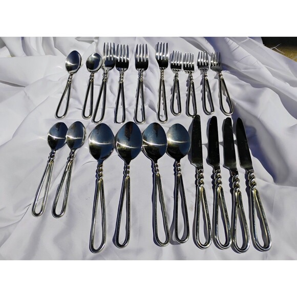 Retired Pfaltzgraff Orleans Silverware Twisted Knot Serving For 4 Knives Forks - Picture 1 of 16